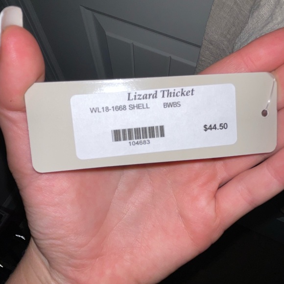 Brand new top from lizard thicket size medium!! - Picture 4 of 4